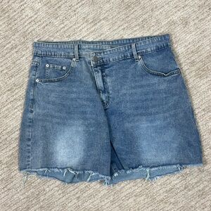 Pretisky Short High-Waisted Criss Cross Waist Light Blue Denim Stretchy 14